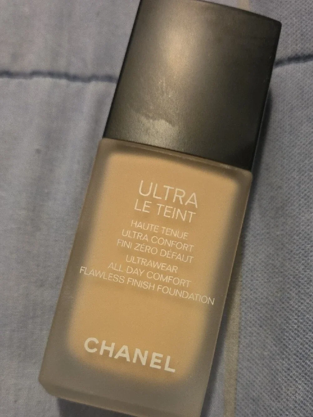 CHANEL Ultra Le Teint Foundation B10 — Black & Gold Packaging